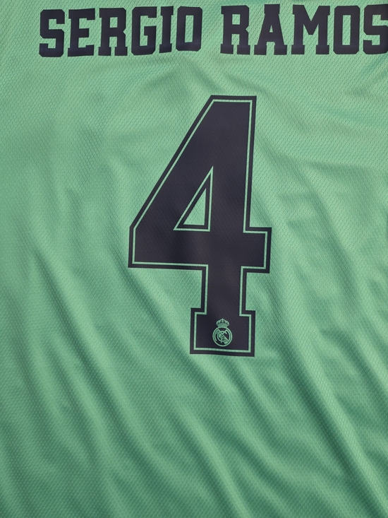 Adidas Real Madrid CF Sergio Ramos #4 2019/2020 Third Green Jersey UCL Patches - Picture 9 of 12